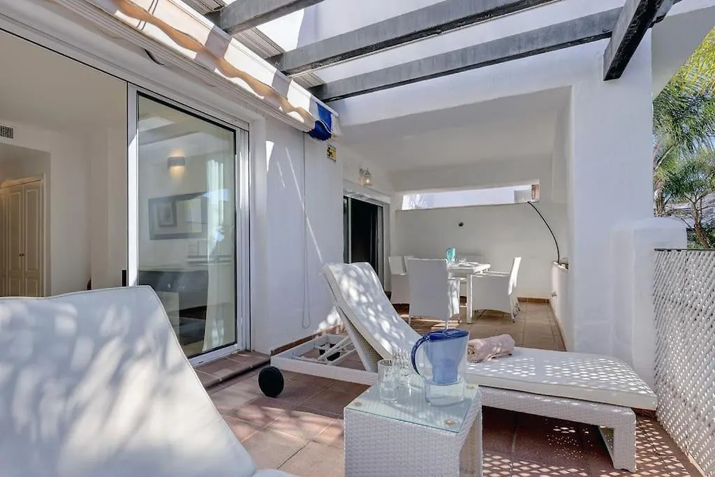Modern 2-Bedroom Flat Next To The Sea Marbellac