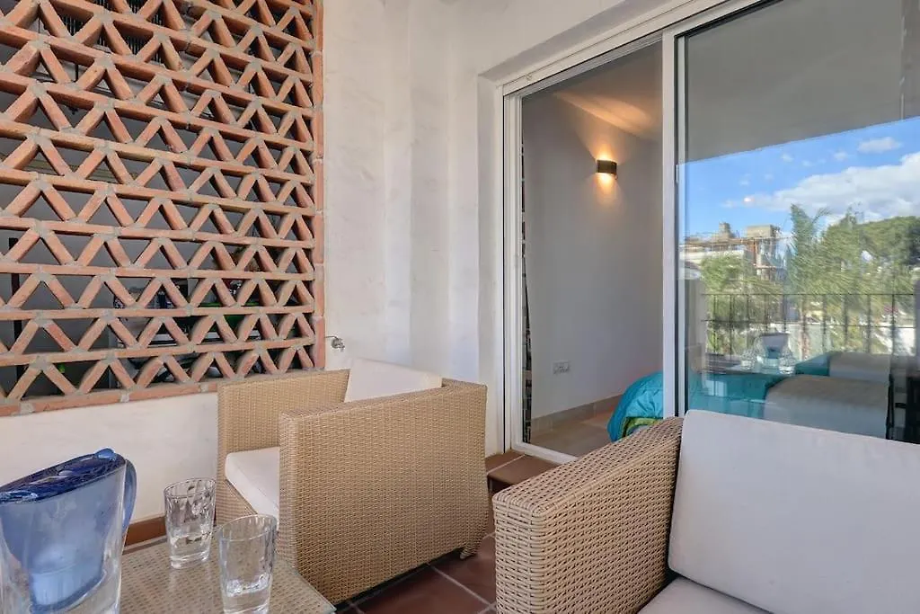 Modern 2-Bedroom Flat Next To The Sea 마르베야 0*,