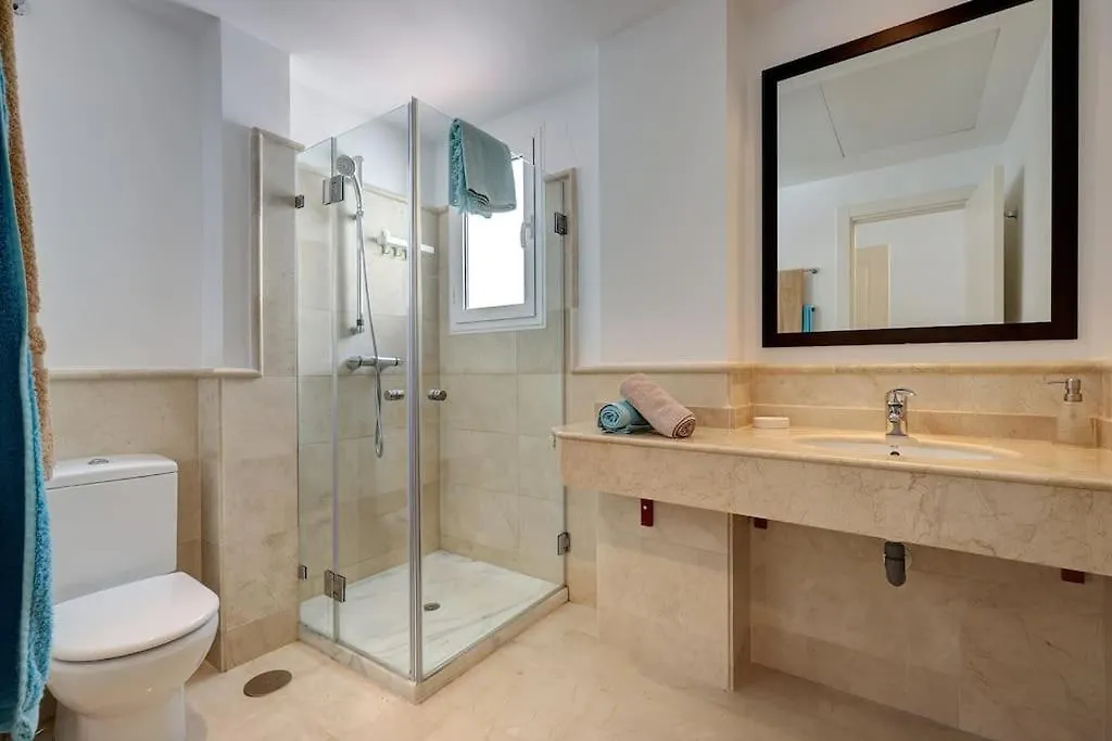 아파트 Modern 2-Bedroom Flat Next To The Sea 마르베야