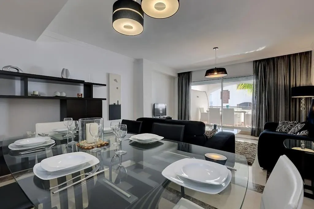 Modern 2-Bedroom Flat Next To The Sea Marbellac Appartement
