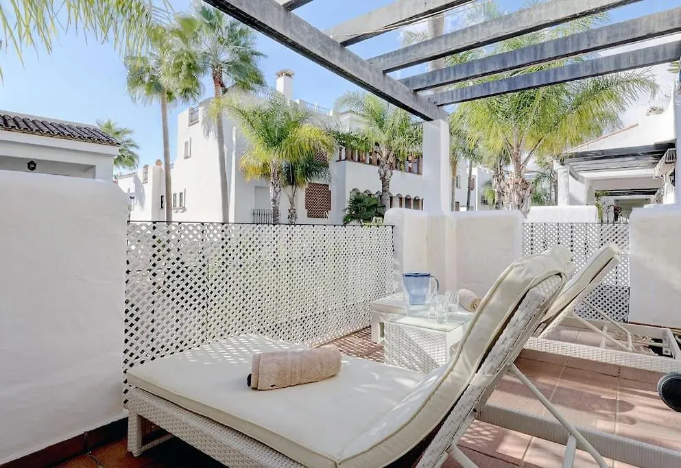 Modern 2-Bedroom Flat Next To The Sea Marbellac