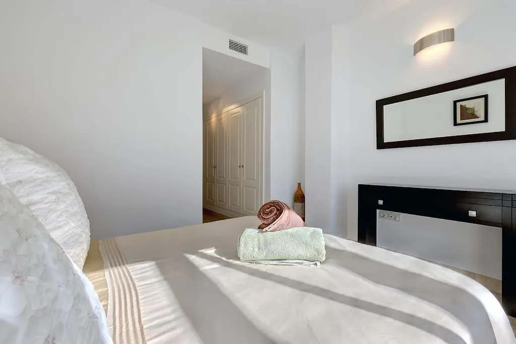 Modern 2-Bedroom Flat Next To The Sea Marbellac 0*,