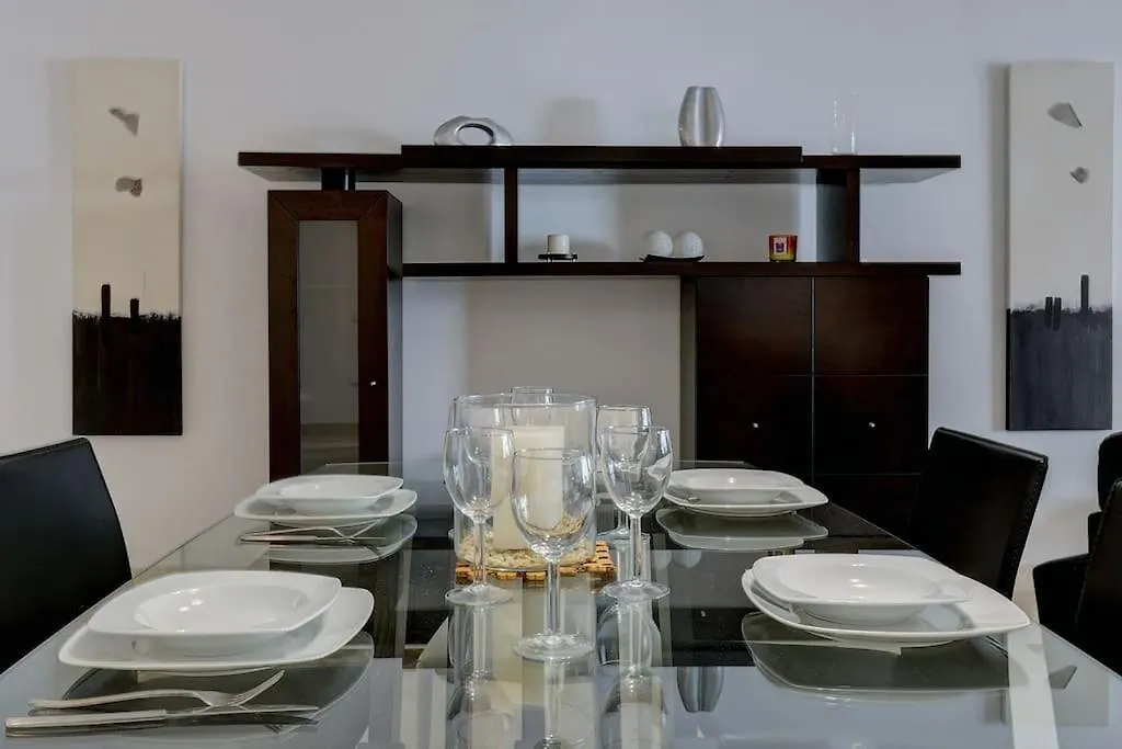 Appartement Modern 2-Bedroom Flat Next To The Sea Marbellac