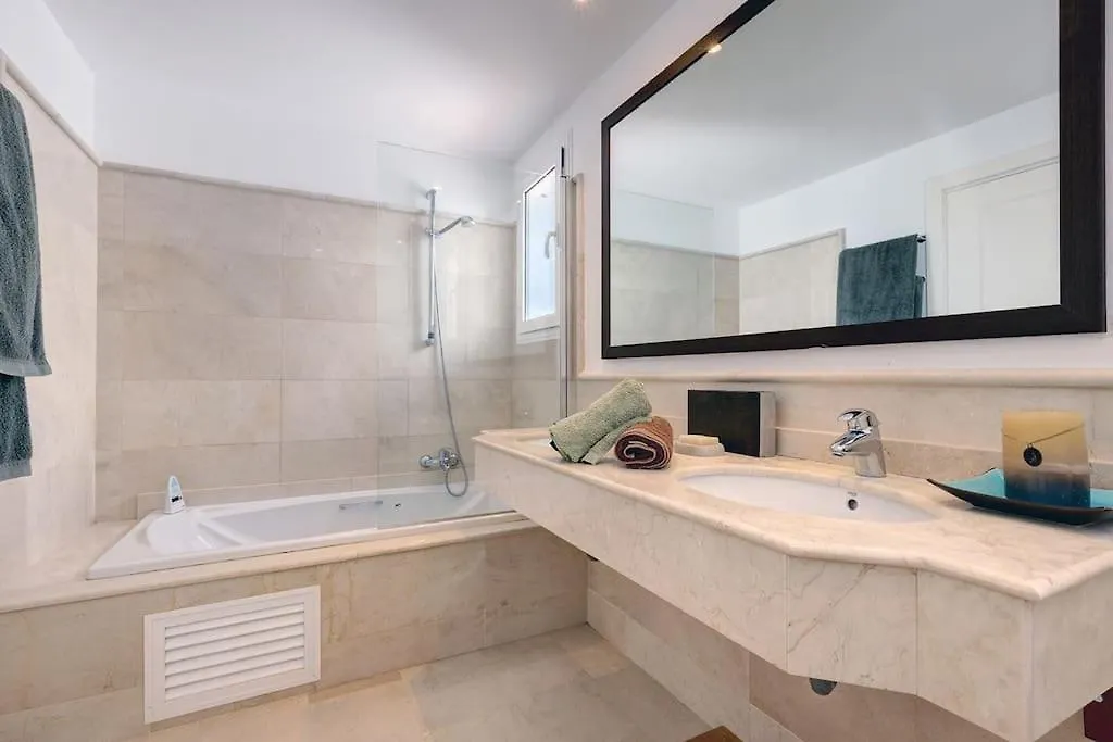 Modern 2-Bedroom Flat Next To The Sea Marbellac 0*,  Espagne